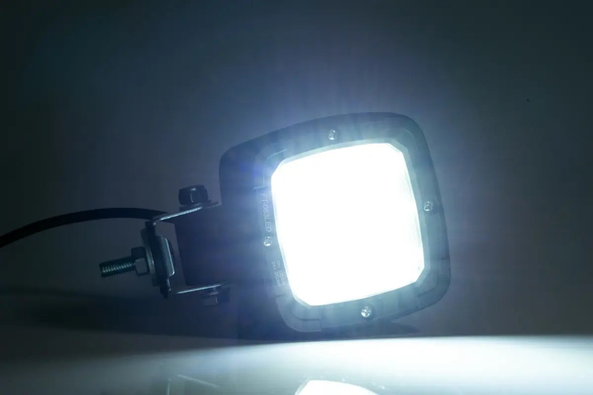 LAMPA ROBOCZA FRISTOM LED CZARNA 650Lm przewód 1,5m FT-063